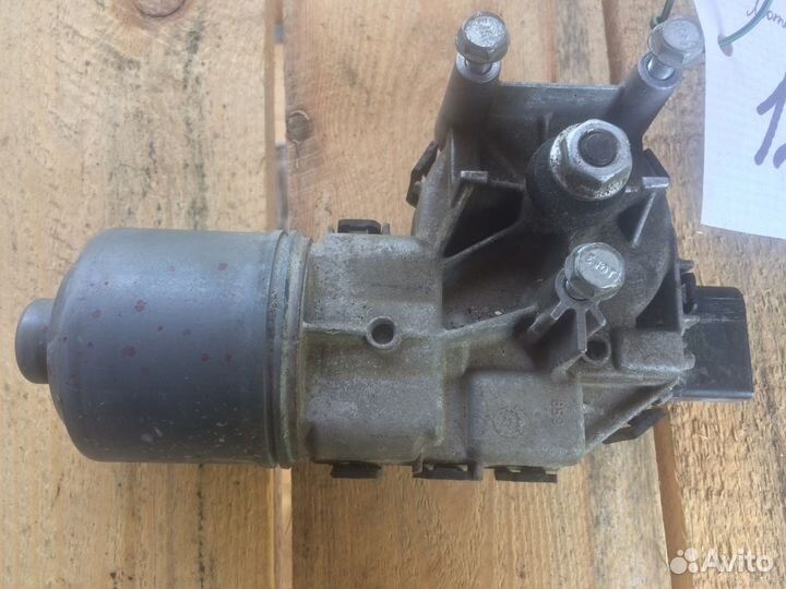 Моторчик передних стеклоочистителей Ford Focus 2