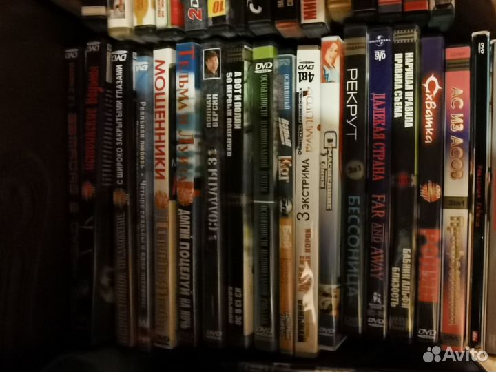 DVD и CD диски с фильмами