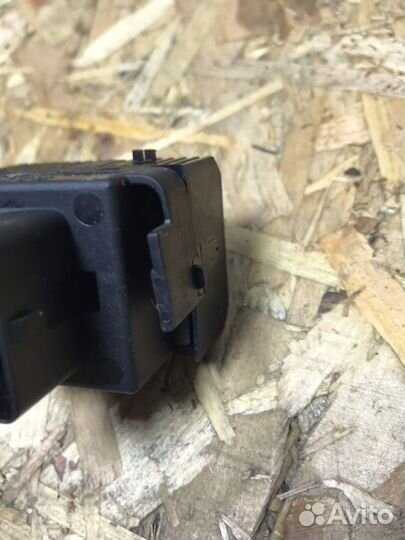 Кнопка корректора фар Volkswagen Transporter T5