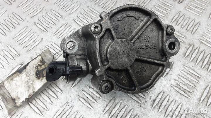 Насос вакуумный Volvo S40