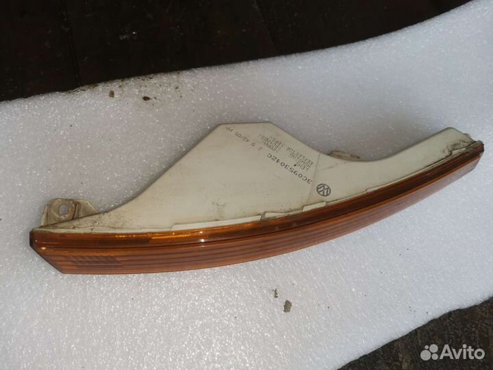 Правый поворотный фонарь Пассат В 6