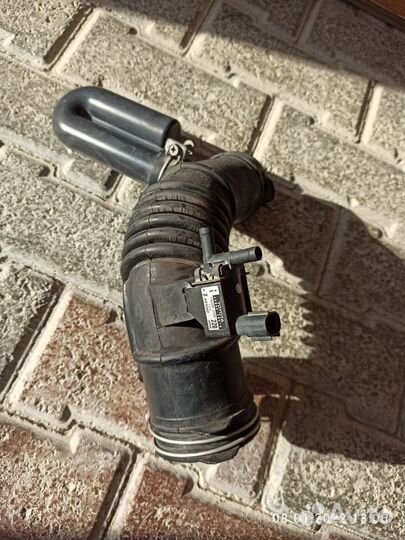 Патрубок воздушного ф-ра Toyota Ipsum 17881-28210