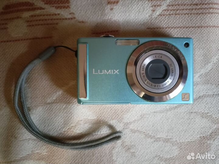 Компактный фотоаппарат