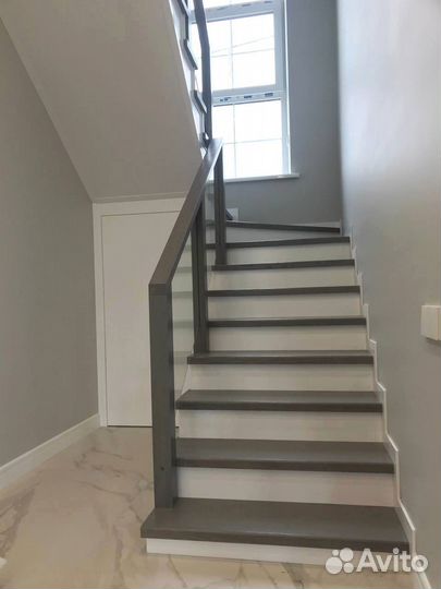 Лестница на металлокаркасе