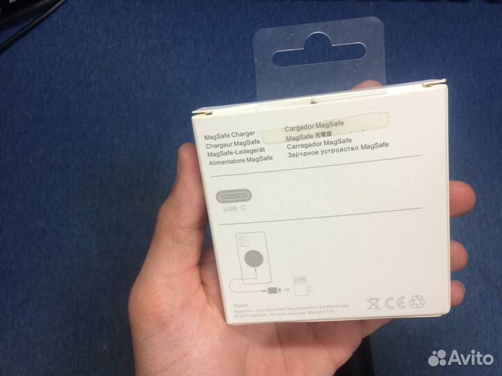 Беспроводное зарядное устройство Apple MagSafe