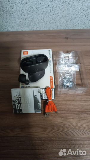 Беспроводные наушники jbl