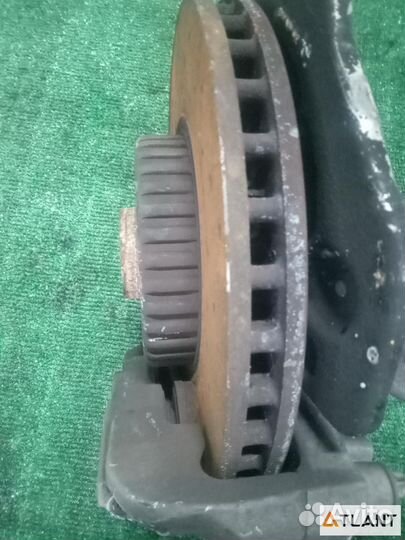 Ступица передняя левая mercedes-benz C180