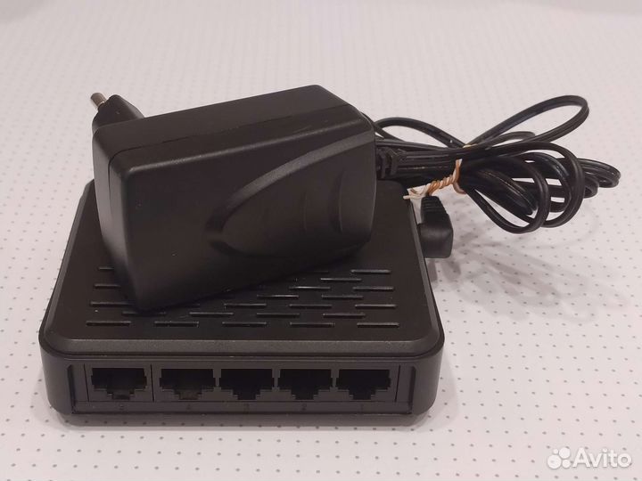 Dlink DES-1005A коммутатор с 5 портами