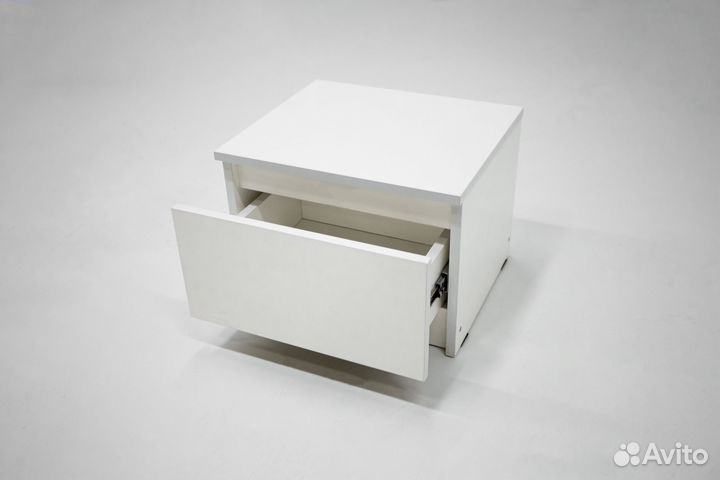 Тумба прикроватная белая