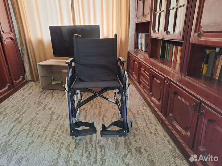 Инвалидная коляска новая