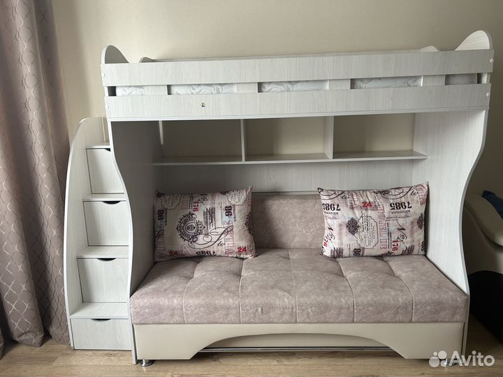 Продаю двухъярусную кровать