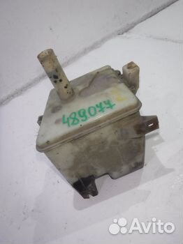 Бачок омывателя 2891070J16