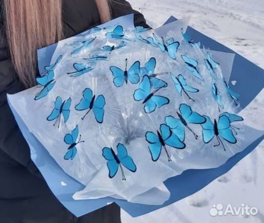 Букет с бабочками светящейся