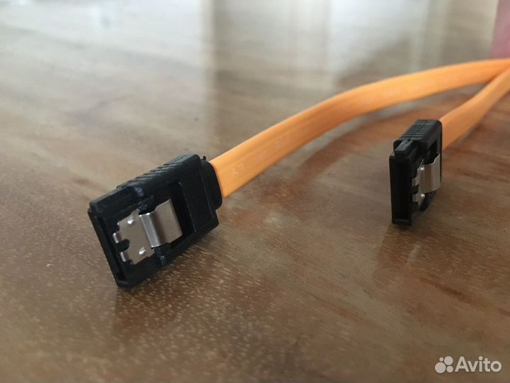 SATA кабель для компьютера