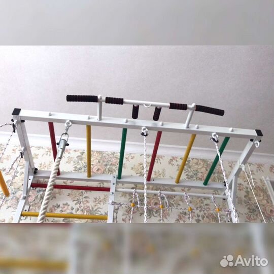 Шведская стенка с рукоходом и сеткой