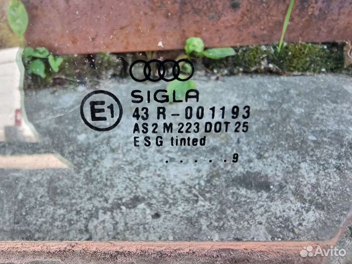 Стекло передней левой двери Ауди а4в5