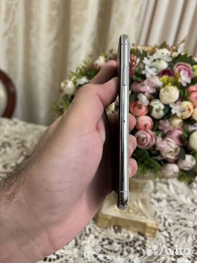 iPhone X, 64 ГБ
