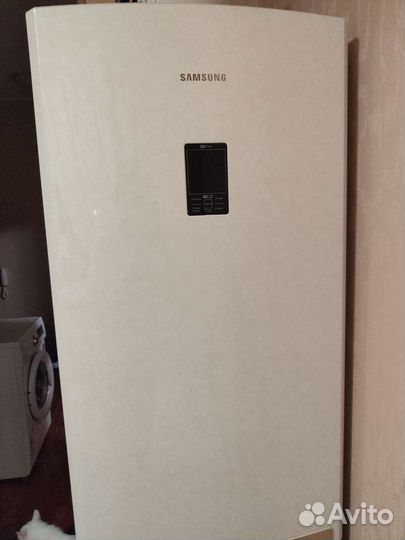 Холодильник Samsung