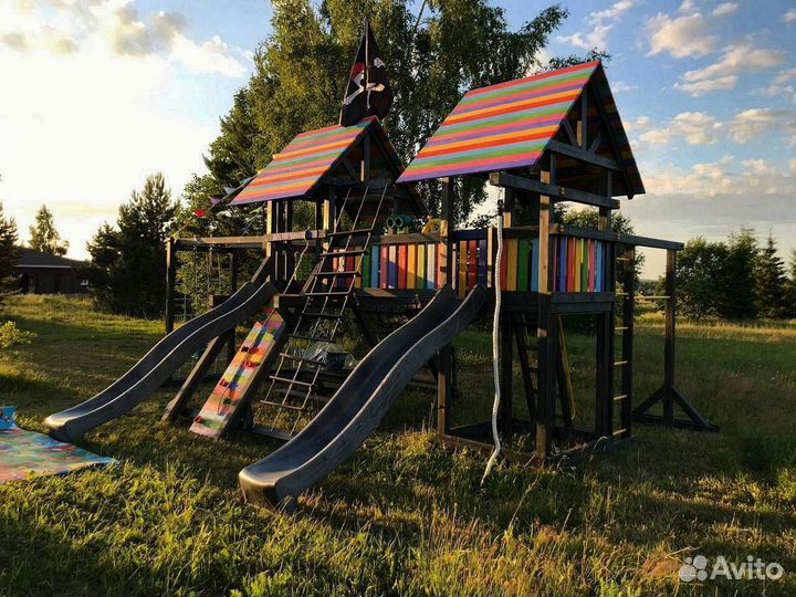 Детский спортивный комплекс с крышей для дачи