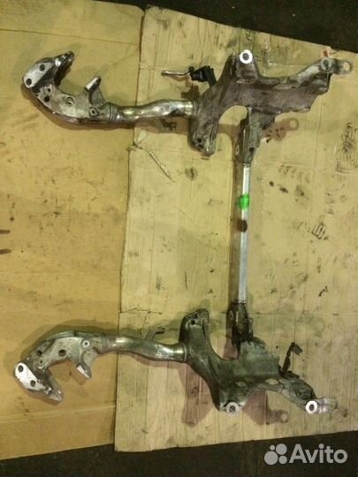 Подрамник Ауди Q5 8R0399315G