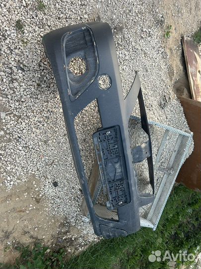 Бампер на LADA largus