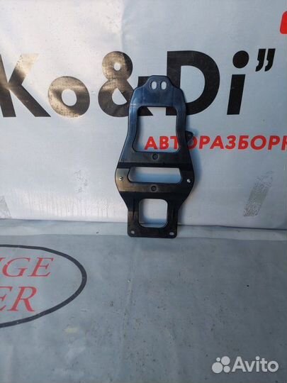 Кронштейн Land Rover Discovery Sport L550 2.0 DT