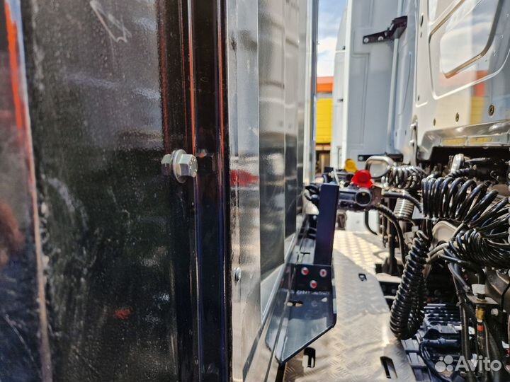 Полуприцеп тентованный UzAutoTrailer UAT-SCG-9226.01, 2023