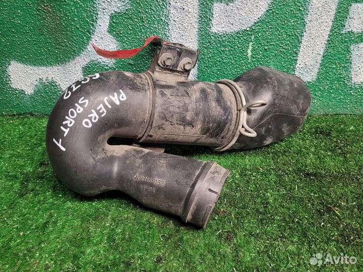 Патрубок воздушный на Mitsubishi Pajero Sport 1