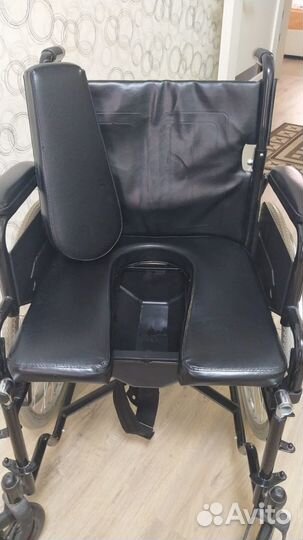 Кресло-коляска с санитарным оснащением Армед Н011A