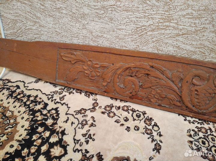 Старинная ручная резьба