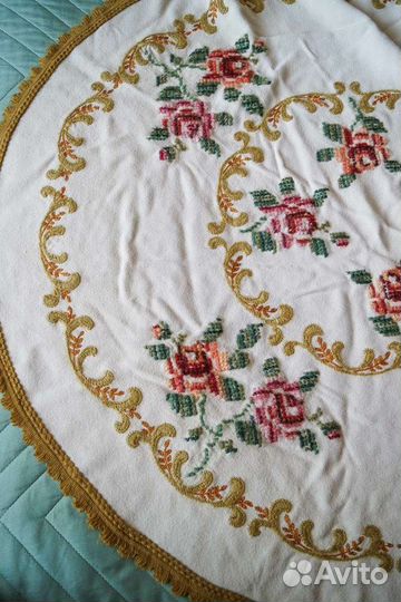 Винтажная круглая скатерть с розами