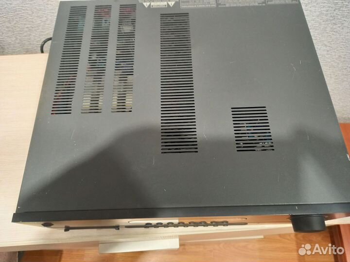 Av ресивер NAD 753