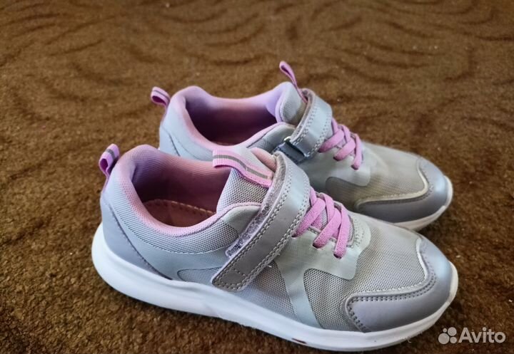 Кроссовки 35