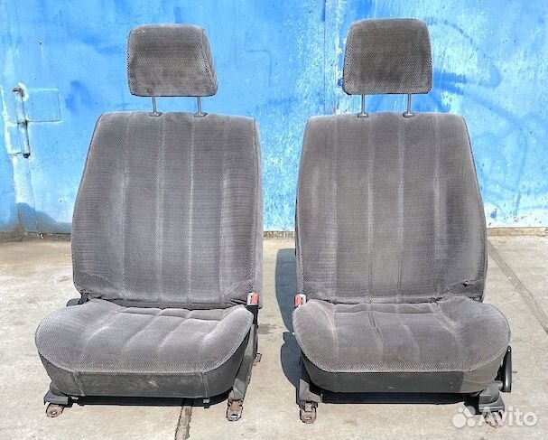 Мицубиси Галант Сиденья передние