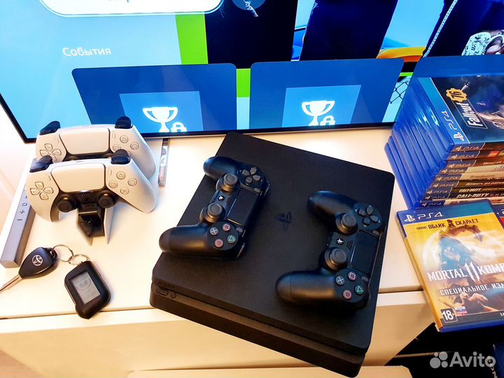 Sony Playstation 4 Slim с 2 джойстиками