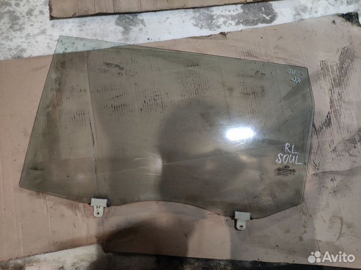 Заднее левое стекло Kia Soul 1