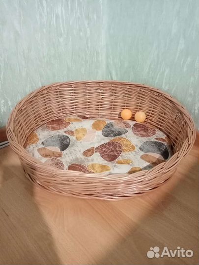 Лежанки для кошек, собак