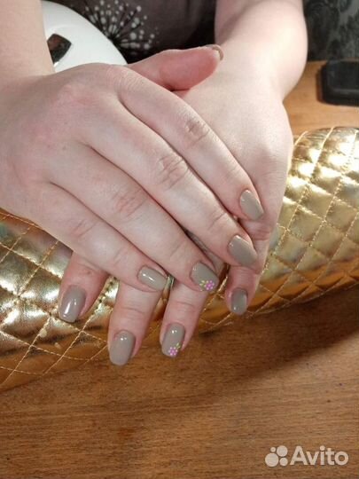 Наращивание ногтей