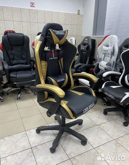 Игровое компьютерное кресло