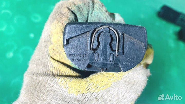 Дефлектор воздушный Audi 80S седан 1 1989