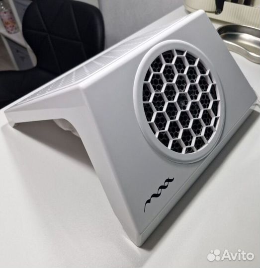 Пылесос настольный для маникюра