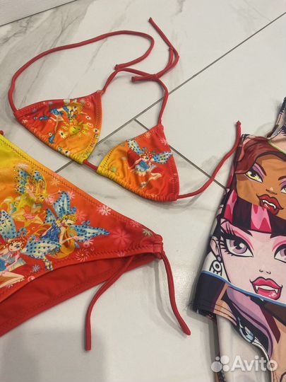 Купальники, круг надувной, очки и др