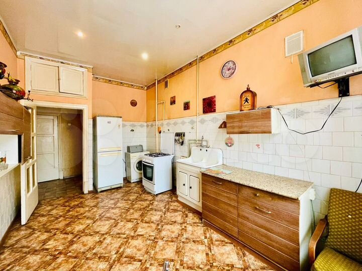 2-к. квартира, 69 м², 2/4 эт.