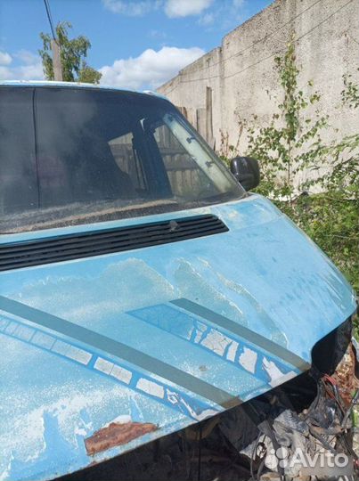 Капот Volkswagen Transporter T4 1992
