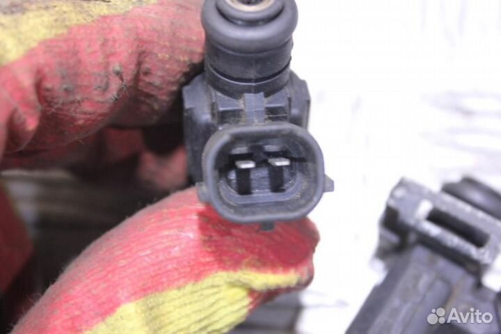 Форсунка двигателя Kia Cerato 2004-2008