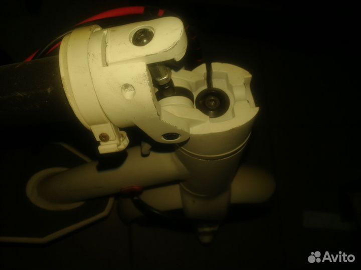 Механизм складывания и рама на электросамокат