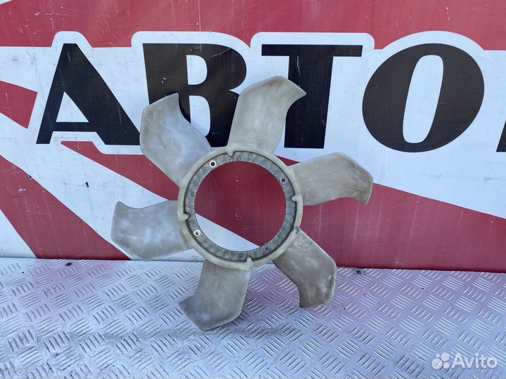 Крыльчатка охлаждения двигателя Mitsubishi Pajero