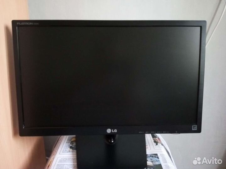 Монитор LG 22