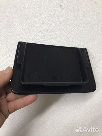 Заглушка правой обшивки багажника 1K6867461 Golf 6