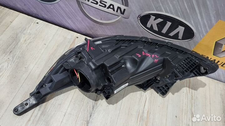 Фара Kia RIO 3 Прав